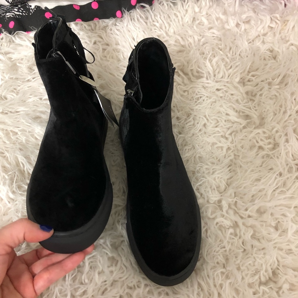 Zara velvet sneakers